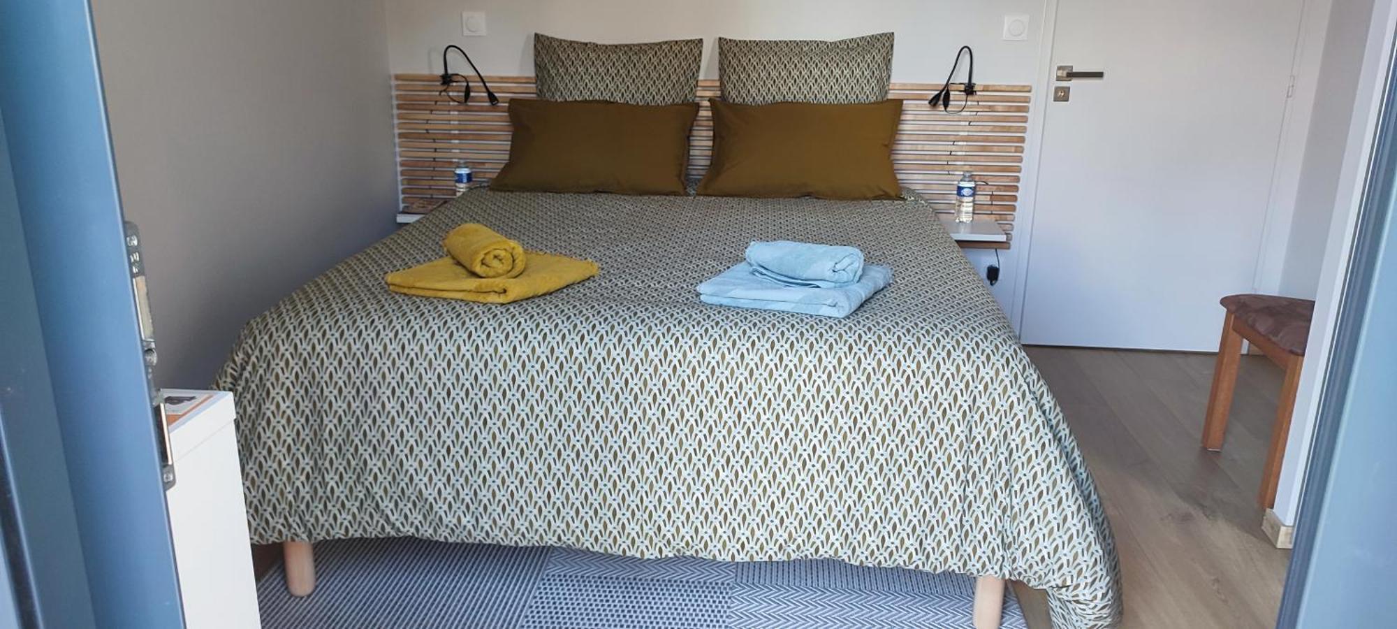 Du Cote De Chez Paule, Chambre Avec Entree Independante Et Salle D'Eau Privative Séméac Eksteriør billede